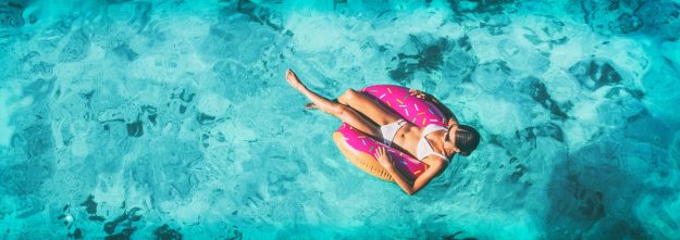 la dictadura de la felicidad en verano